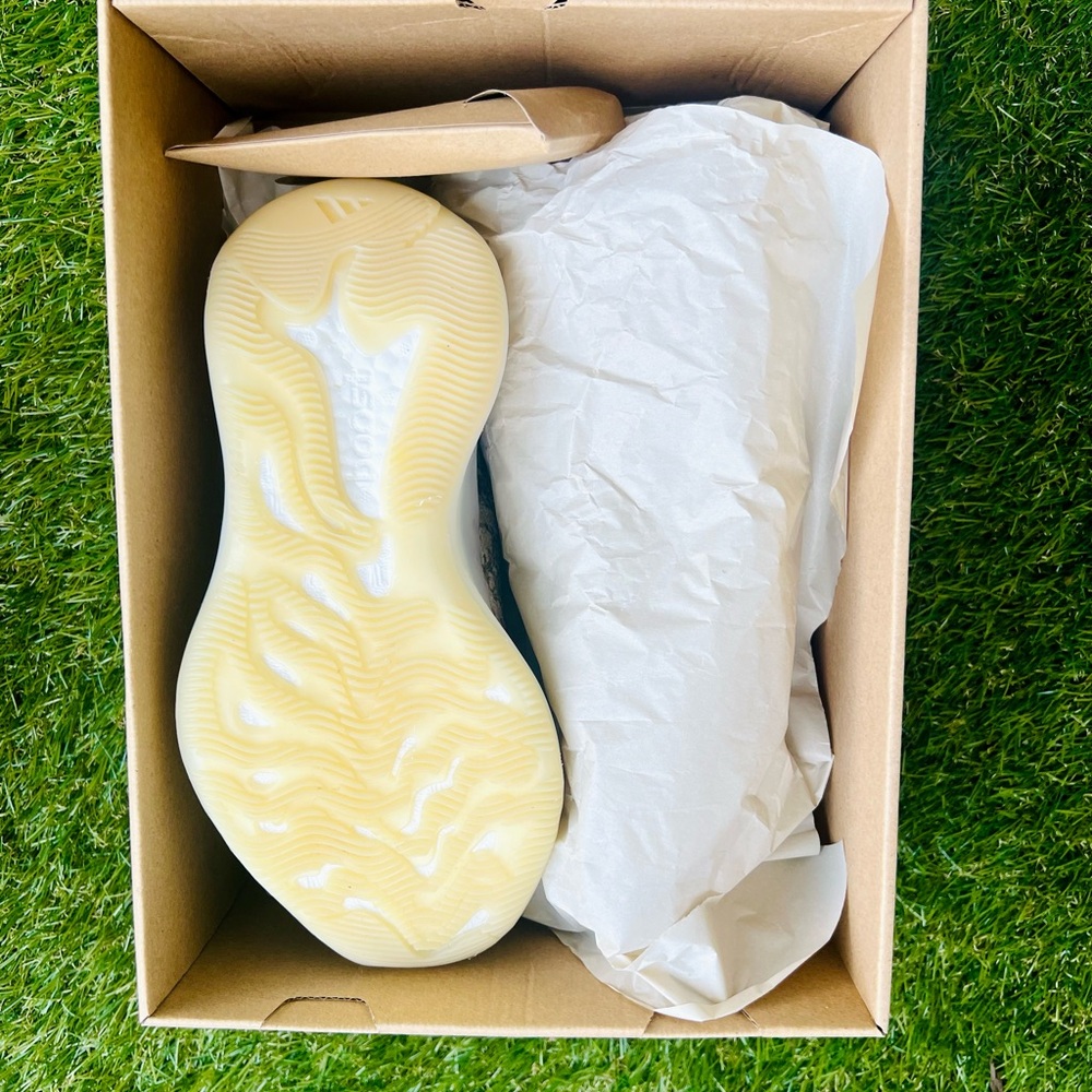 adidas Yeezy Boost 380 Box